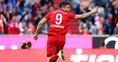 ليفاندوفسكى رابع الهدافيين التاريخيين فى الدوري الألمانى.. فيديو 