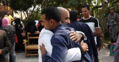 بدموع الفرحة.. 449 سجينا يودعون السجون بعفو رئاسى بمناسبة انتصارات أكتوبر