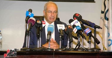 الهيئة الاقتصادية ودبى العالمية توقعان عقود تطوير 10 كيلو متر بالعين السخنة