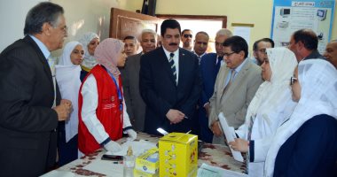 محافظ القليوبية: نستهدف مسح 121 ألف طالب بحملة الكشف المبكر عن فيروس سى