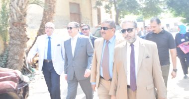 صور .. رئيس جامعة بنها يتفقد أرض إنشاء المستشفى التخصصى الجديد