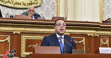الحكومة أمام البرلمان: الاقتصاد المصرى كان أقرب للانهيار فى 2014.. لولا التعويم لوصل الدولار 35 جنيها.. العالم كله يُشيد ببرنامج الإصلاح الاقتصادى.. وعبدالعال: بيان هام من رئيس الوزراء ووزيرى الخارجية والرى غدا