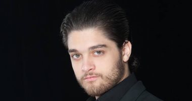 الفنان الشاب عمر خورشيد يعلن وفاة حماه فاروق شكرى الجيلانى