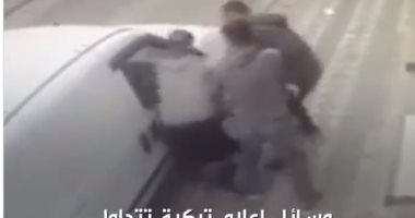 جرائم أردوغان"عنصرية النظام التركى ضد الأطفال واللاجئين".. مشاهد توثقها السوشيال ميديا.. انتحار طفل بعد تعرضه للعنصرية فى المدرسة.. وصفعة على وجه طفل أردنى بسبب اللعب.. و3 شباب يضربون شاب سورى بغرض سرقته 