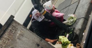 حرائر تركيا يأكلن من القمامة.. صورة صادمة تجسد المعاناة من سياسات أردوغان