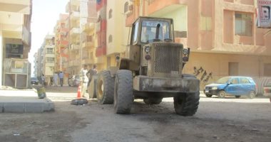 شاهد.. أعمال تطوير بمنطقة الوفاء وطريق المطار فى الغردقة