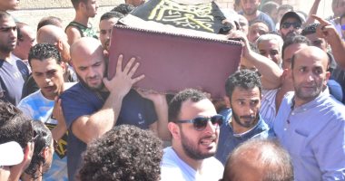 أحمد حلمى ناعيا طلعت زكريا: "أطيب قلب وأخف دم وأجدع بنى آدم"