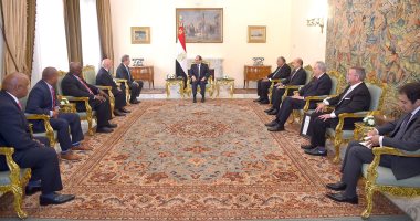 السيسى يبحث مع وفد أمريكى التعاون فى مجالات الزراعة والتجارة والتعليم وتبادل الخبرات.. ويؤكد سياسة مصر الثابتة الهادفة للحفاظ على مؤسسات الدولة الوطنية واحترام حقوق الشعوب فى أن تحيا بأمن واستقرار