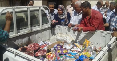 ضبط لحوم وأغذية فاسدة خلال حملة تموينية ببندر القوصية فى أسيوط