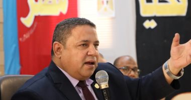 تعليم الوادى الجديد تبحث تطبيق مبادرة" طالب بلا حقيبة " بمدارس المحافظة