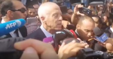 فيديو.. المرشحان لرئاسة تونس يدليان بصوتيهما فى الانتخابات