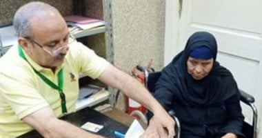 فيها حاجة حلوة.. تسهيلات لكبار السن وذوى الإعاقة بالجوازات.. صور
