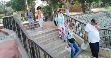 صور .. المناطق الأثرية بالمنيا تستقبل وفداً سياحياً من دولة سويسرا