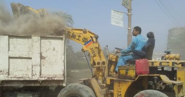 صور.. رفع 5 طن مخلفات وقمامة بجوار المعهد الدينى لخدمة الطلاب والتعليم بالأقصر