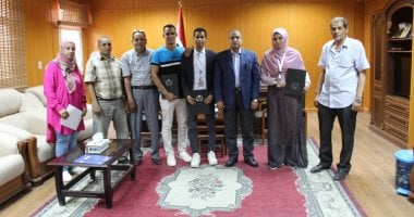 صور.. جامعة الأقصر تكرم طلبة كلية الحاسبات الفائزين بمؤتمر بنك القدرات 
