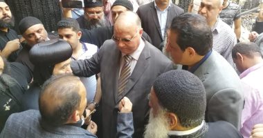 محافظ القاهرة يتفقد موقع حريق كنيسة حلوان ويتابع التحقيقات