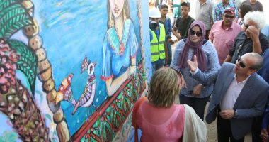 محافظ كفر الشيخ: 40 فنانا يحولون جدران البرلس للوحة فنية وإبداعية "صور"