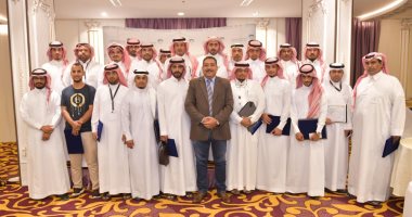 كريم عبد السلام يحاضر عن صحافة الموبايل فى " تبوك "
