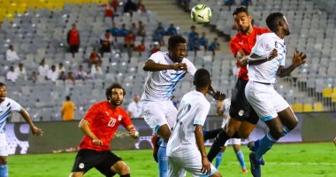 فيديو وصور.. الشحات يضيع هدفًا للمنتخب الوطنى أمام بوتسوانا