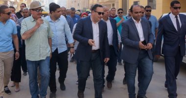 محافظ الإسكندرية : عدم البدء فى أعمال الرصف إلا بعد الإنتهاء من كافة أعمال شركات المرافق 