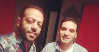 تامر عاشور يستعد مبكرا لألبوم 2020 بتوقيع أحمد أمين