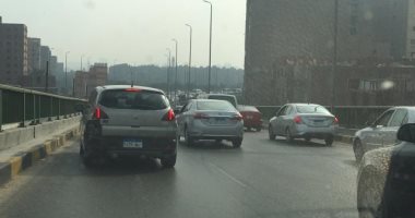 النشرة المرورية.. كثافات مرتفعة بمحاور القاهرة والجيزة