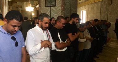 شاهد.. وفد منتخب السعودية يؤدى صلاة الظهر بالمسجد الأقصى