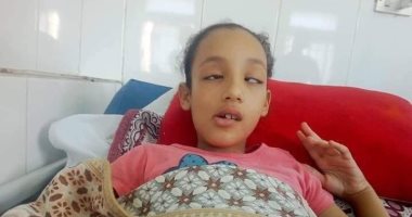 والد الطفلة روان ضحية التنمر: حالتها تتسحن وتخضع للعلاج الطبيعى قريبا