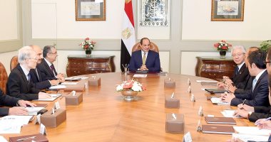 السيسى يستقبل رئيس تويوتا.. ويؤكد: مصر مؤهلة لتصبح محورا هاما للصناعات والمنتجات اليابانية.. اتخذنا خطوات مهمة لإصلاح الهيكل التشريعي لقطاع الكهرباء.. وهيأنا المناخ لتشجيع الاستثمار فى مشروعات الطاقة الكهربائية
