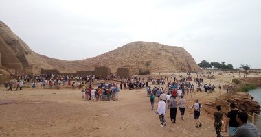 معبد أبو سمبل يستقبل 1950 سائحًا من مختلف الجنسيات
