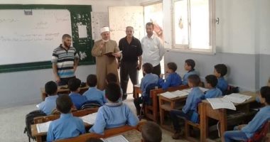 رئيس المنطقة الأزهرية بالإسكندرية يشهد احتفال أكتوبر بمجمع فتيات محرم بك