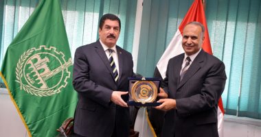 محافظ القليوبية يكرم السكرتير العام المساعد على فترة عمله بالمحافظة