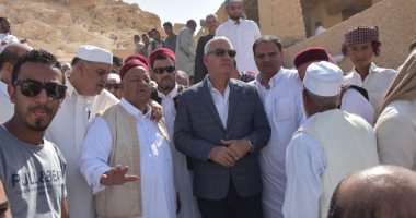 محافظ مطروح يشارك أهالى سيوة احتفالاتهم التراثية بأعياد السياحة والحصاد..صور