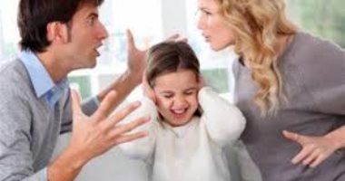 زوجة تطالب بحبس زوجها لرفضه دفع نفقة ملبس لابنتها وعرضه شراء ملابس مستعملة