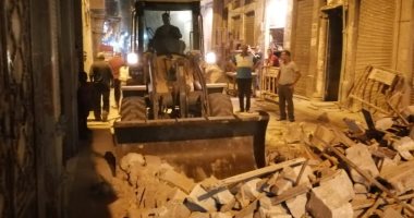 انهيار عقار قديم وسط الإسكندرية دون إصابات