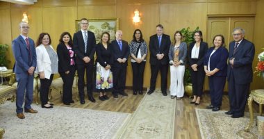محافظ دمياط تستقبل وفدا من السفارة الكندية ومنظمة العمل الدولية لبحث التعاون