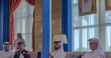 ناصر بن حمد يستقبل منتخب البحرين لكرة القدم بعد الفوز على ايران