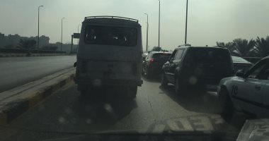 تباطؤ حركة السيارات أعلى دائرى المرج بسبب سوء الأحوال الجوية
