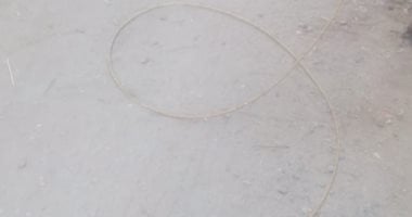 شكوى من سقوط كابل كهرباء يعرض حياة أهالى قرية بيبان بالحيرة للخطر