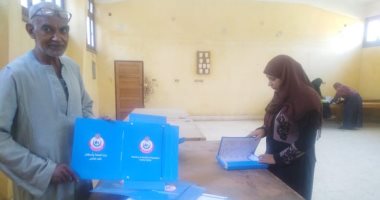 صور.. إقبال كثيف من أهالى الأقصر للتسجيل بمنظومة التأمين الصحى الشامل