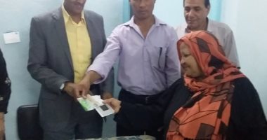 وكيل تضامن الأقصر: توزيع 6757 كارت فيزا على المواطنين فى الوحدات الإجتماعية
