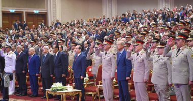 السيسى للمسؤولين: "لو عايزين تكافحوا الفساد فى بلادكم ما تجاملوش حد"