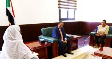 رئيس وزراء السودان يجدد التزام حكومته بتعزيز مشاركة المرأة فى الحكم