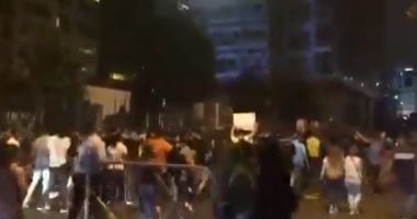 إطلاق نار وسط بيروت خلال تظاهرة احتجاجا على فرض ضرائب جديدة