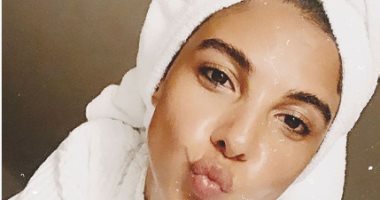 سلمى أبو ضيف تنشر صورتها بـ"البورنس".. وتسأل: ما هو روتين بشرتك اليومى؟