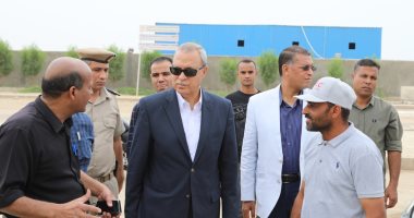 محافظ قنا يتابع الموقف التنفيذى لعدد من المشروعات الاستثمارية بمنطقة قفط