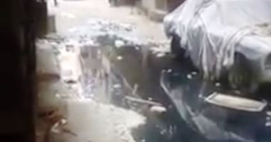 اضبط مخالفة.. مياه الصرف الصحى تغرق شارع محمد رضوان فى الخصوص (صور)