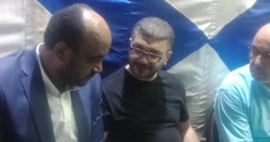 صور.. تيجانا يقدم واجب العزاء فى وفاة الطفل الزملكاوى أدهم الكيكى