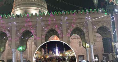 2 مليون زائر فى حضرة شيخ العرب فى الليلة الختامية لمولده.. حلقات ذكر ومديح فى رحاب صاحب المقام.. والدراويش يتمايلون مع المدائح النبوية.. التهامى يلهب حماس أحباب البدوى بالإنشاد.. وقوات الشرطة تؤمن الاحتفالات