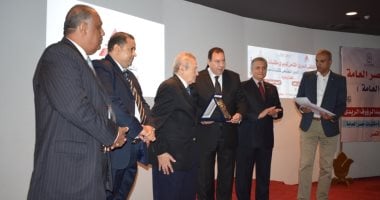 صور.. سكرتير عام محافظة الأقصر يشهد إفتتاح المؤتمر الدورى لمكتبات مصر العامة